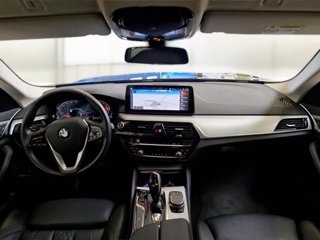 BMW 518d touring mhev 48v business auto