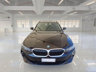 BMW 320d touring mhev 48v xdrive auto