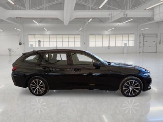 BMW 320d touring mhev 48v xdrive auto