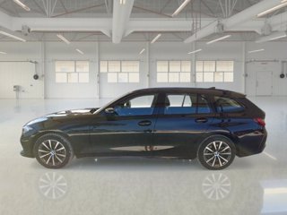 BMW 320d touring mhev 48v xdrive auto